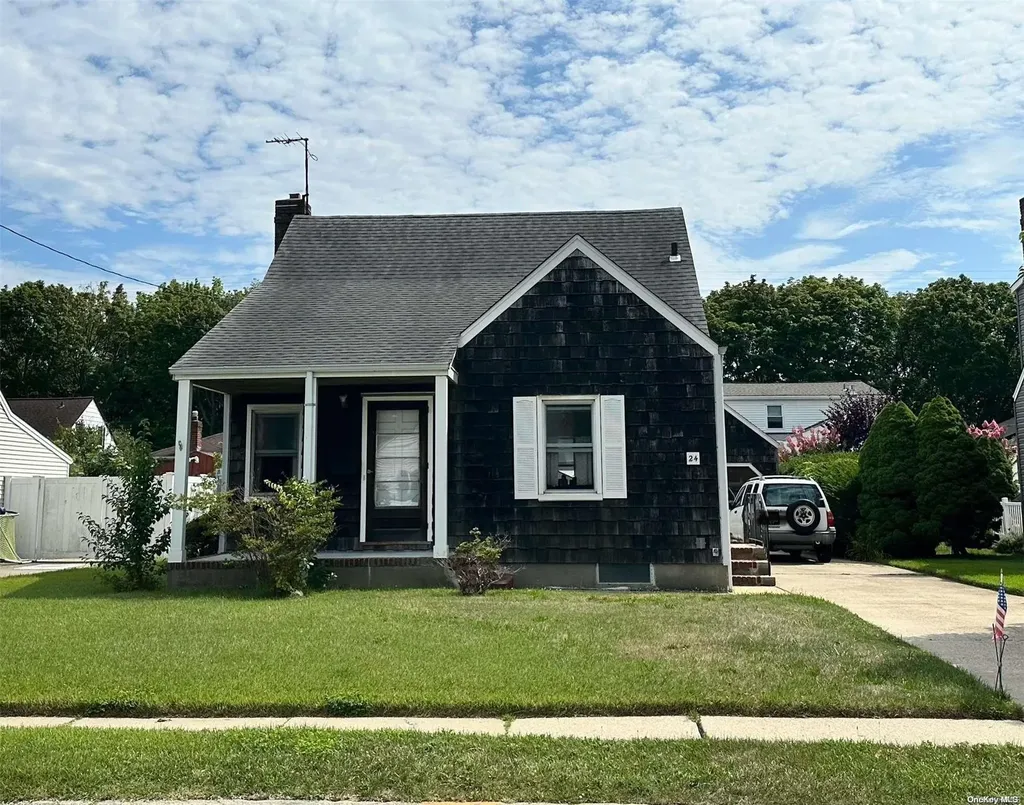 24 Helena Avenue Bethpage NY 11714