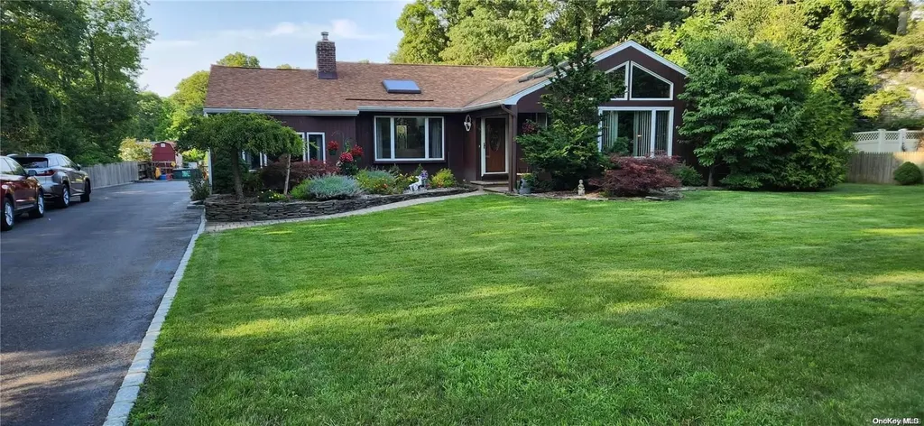 16 Links Road Smithtown NY 11787
