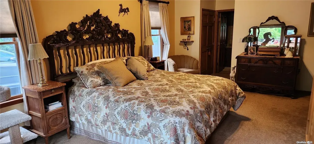 16 Links Road Smithtown NY 11787