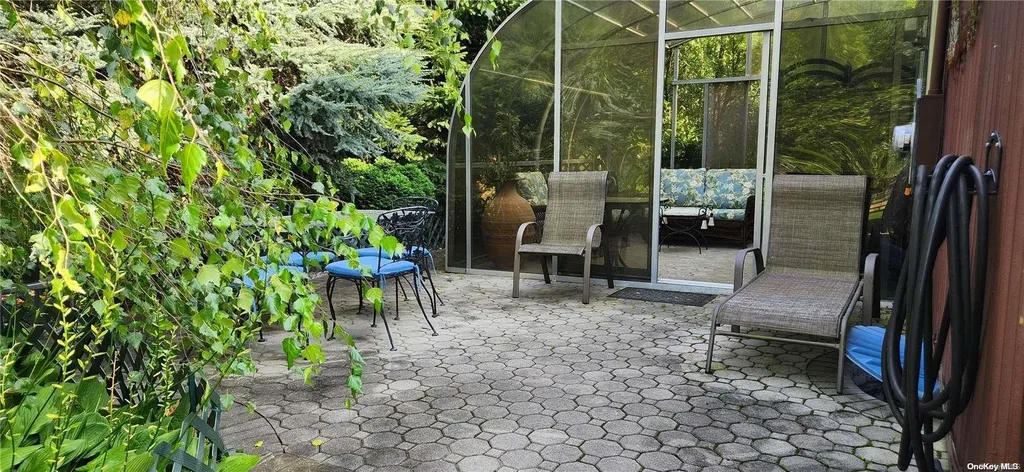 16 Links Road Smithtown NY 11787