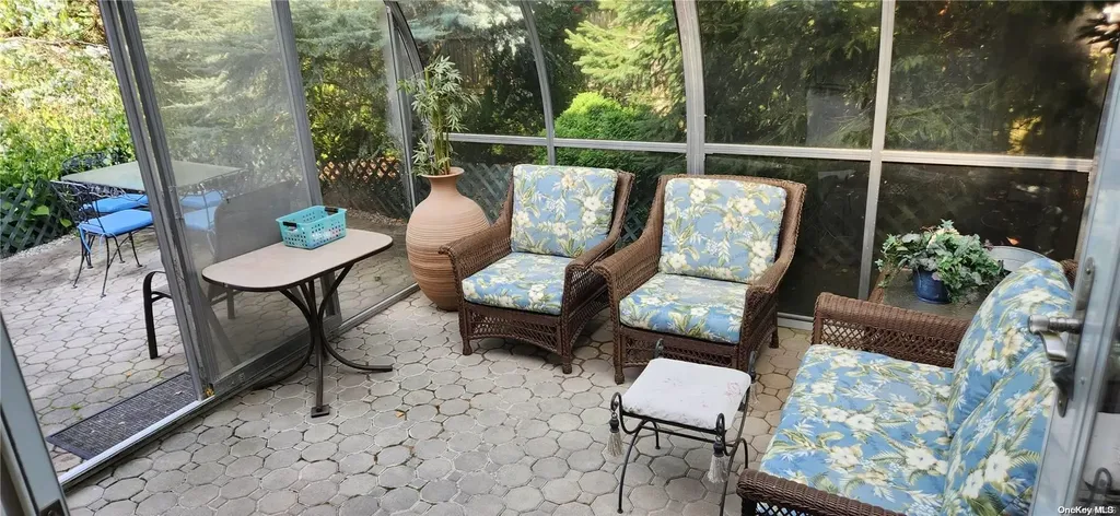 16 Links Road Smithtown NY 11787