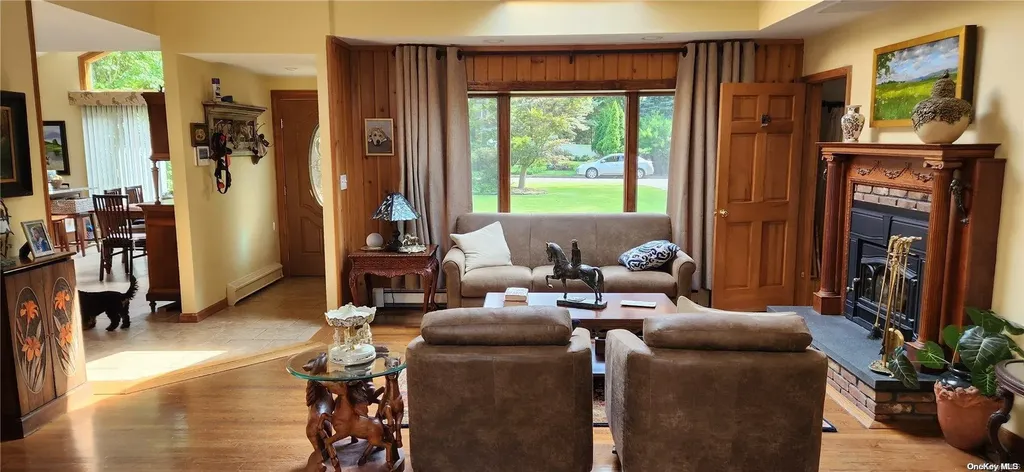 16 Links Road Smithtown NY 11787