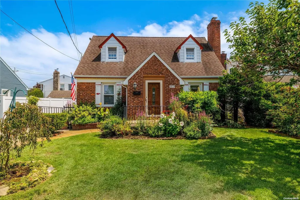 2515 Oceanside Road Oceanside NY 11572