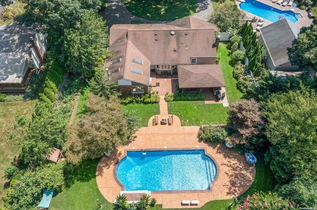 26 Laurel Drive Smithtown NY 11787