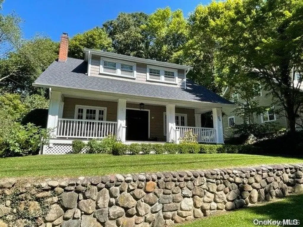 24 Soundview Road Huntington NY 11743