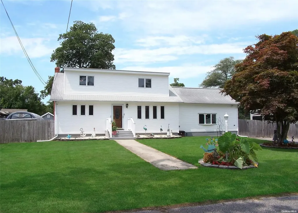 84 Lynbrook Drive Mastic Beach NY 11951
