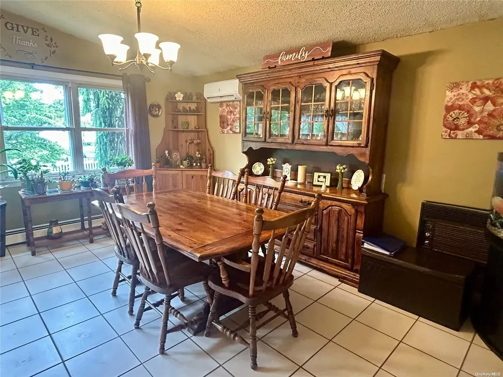 1176 Hyman Avenue Bay Shore NY 11706