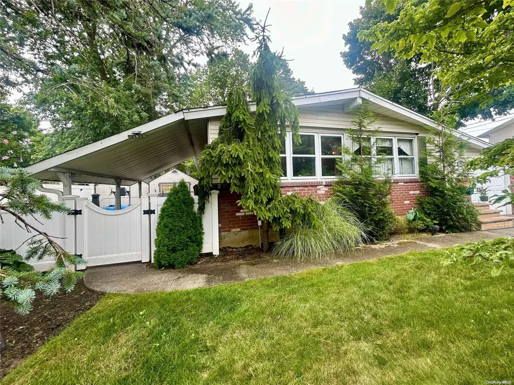 1176 Hyman Avenue Bay Shore NY 11706