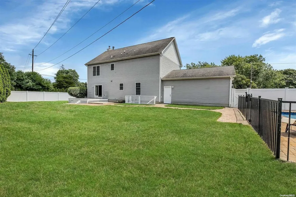 2 Box Tree Road East Quogue NY 11942