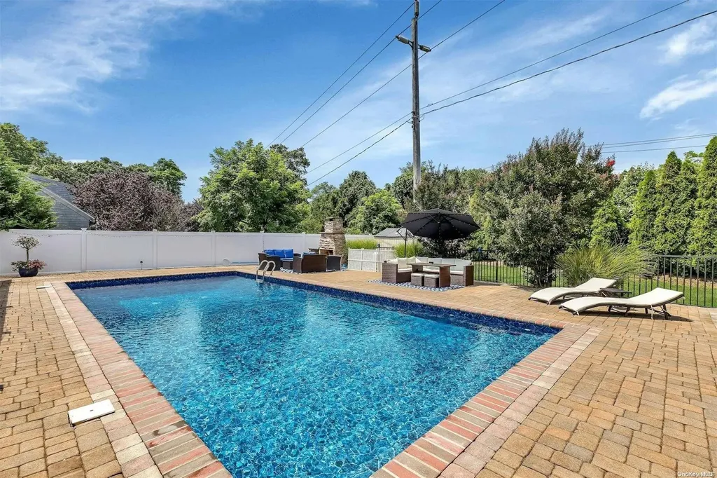 2 Box Tree Road East Quogue NY 11942