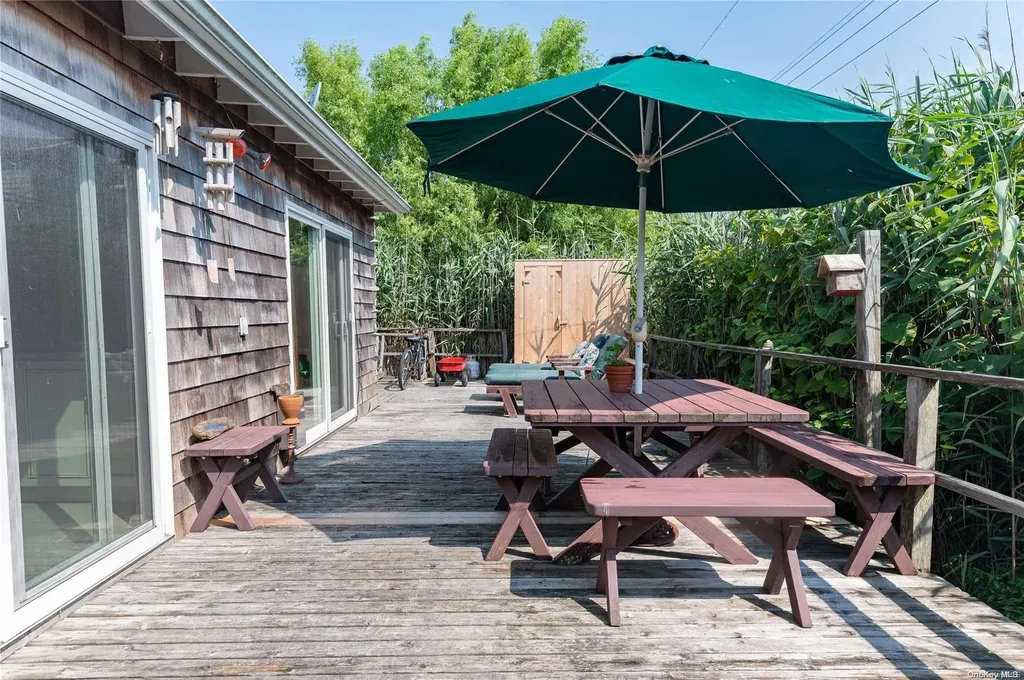 453 Denhoff Walk Ocean Beach NY 11770