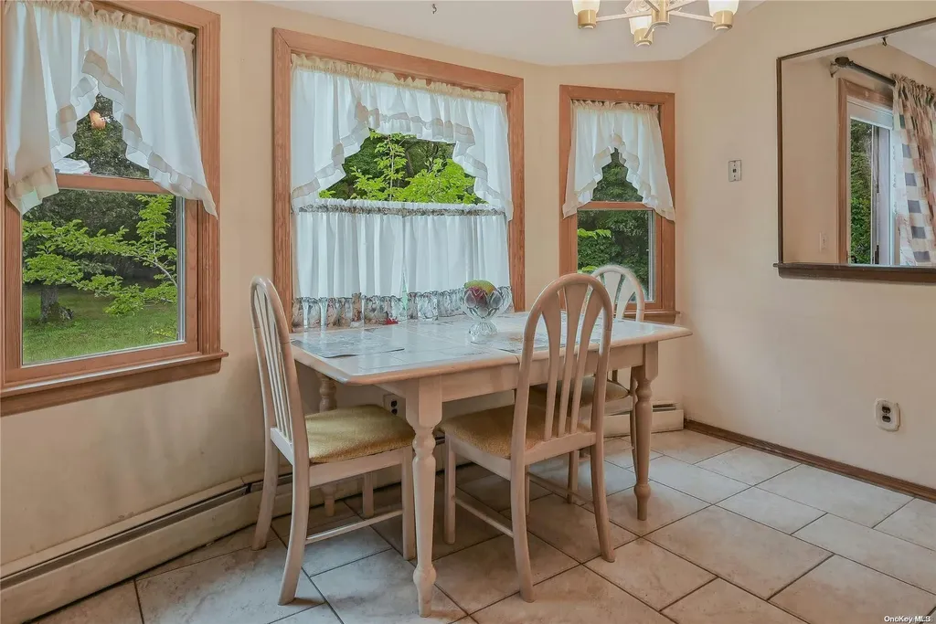8 Oak Place Selden NY 11784