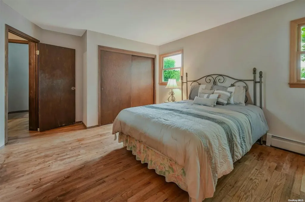 8 Oak Place Selden NY 11784