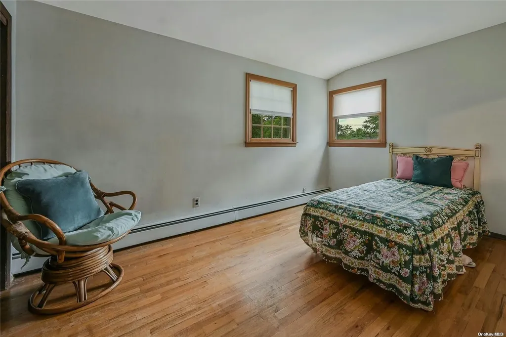 8 Oak Place Selden NY 11784