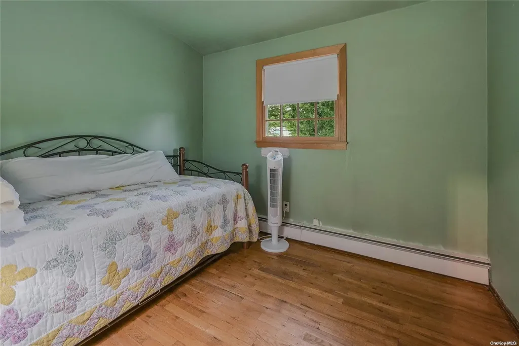 8 Oak Place Selden NY 11784