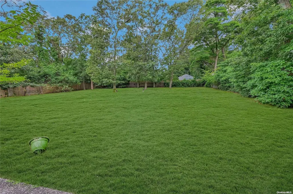 8 Oak Place Selden NY 11784