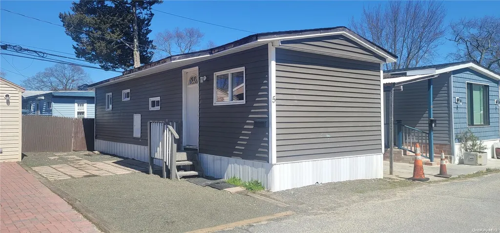 5 Birch Avenue Bay Shore NY 11706
