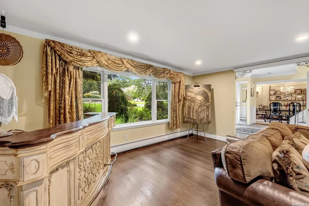 103 Wichard Boulevard Commack NY 11725