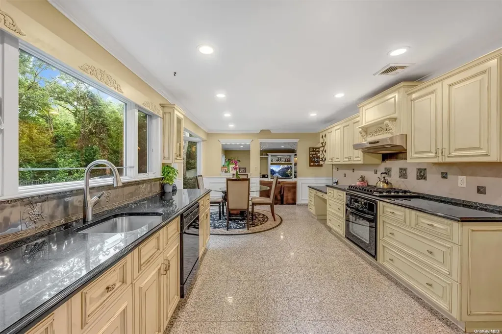 103 Wichard Boulevard Commack NY 11725