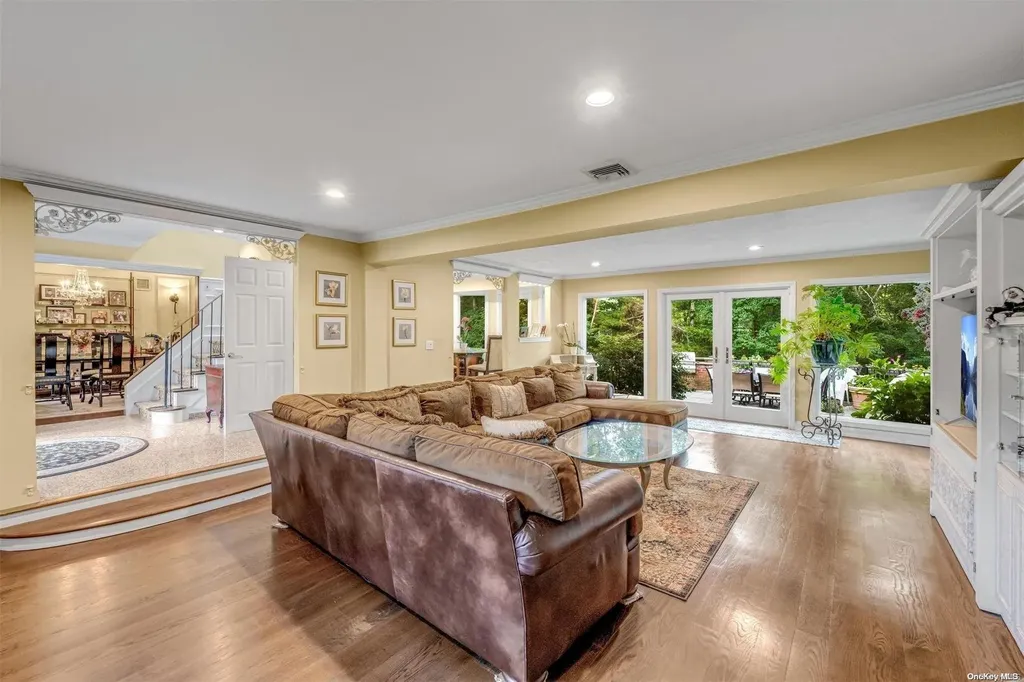 103 Wichard Boulevard Commack NY 11725