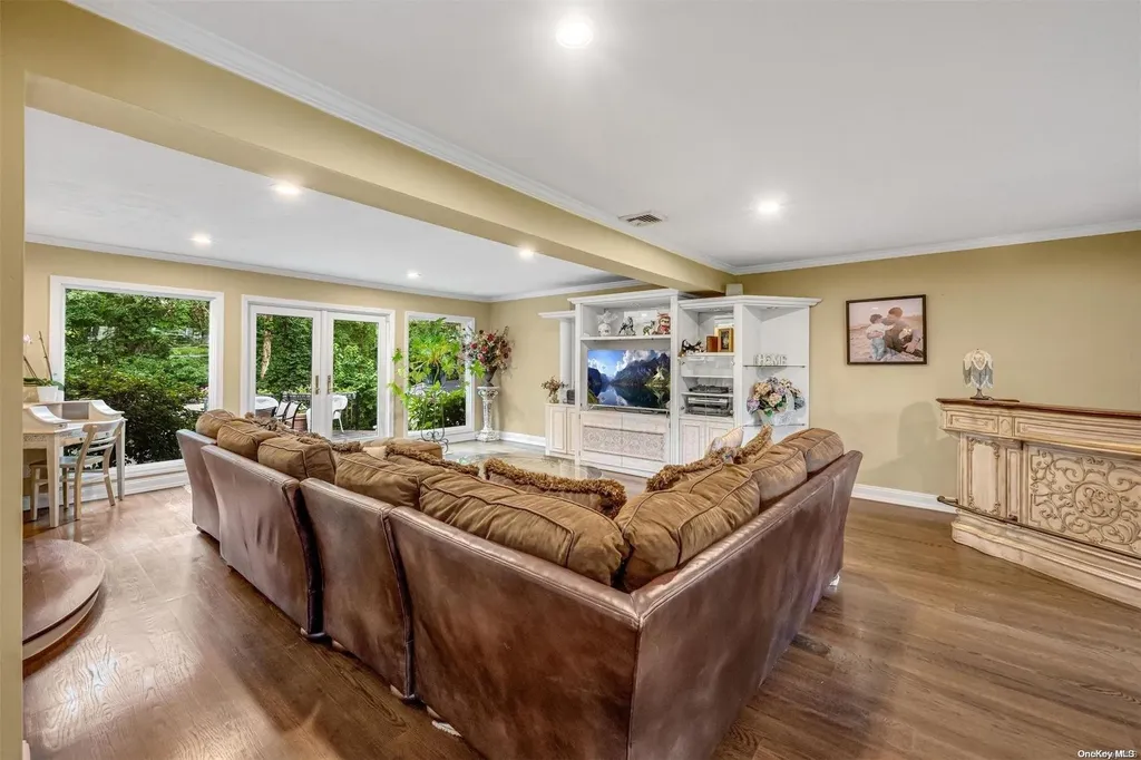 103 Wichard Boulevard Commack NY 11725