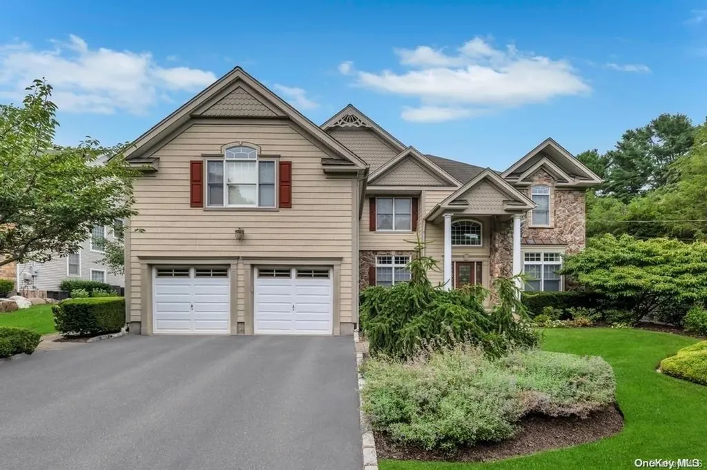 15 Eckernkamp Drive Smithtown NY 11787