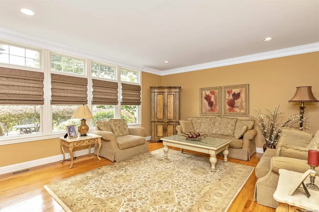 15 Eckernkamp Drive Smithtown NY 11787