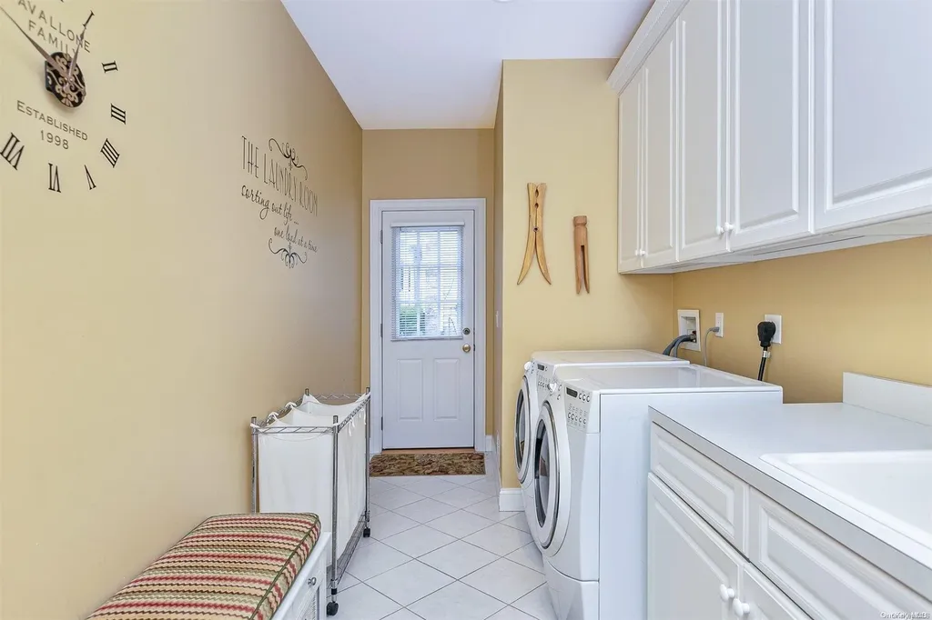 15 Eckernkamp Drive Smithtown NY 11787
