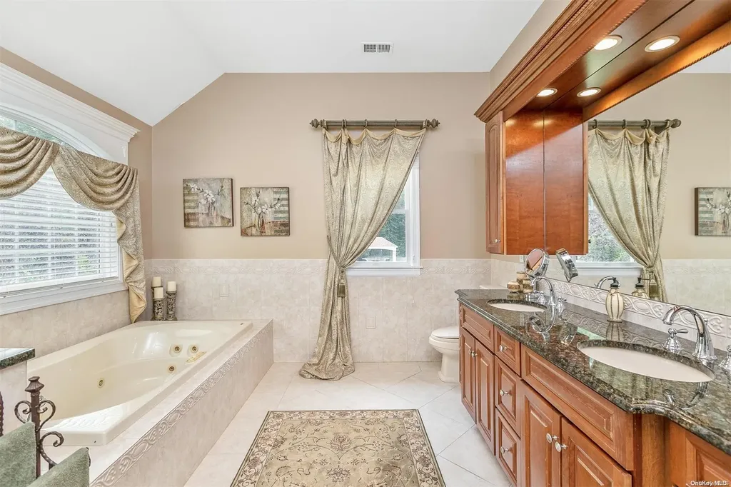 15 Eckernkamp Drive Smithtown NY 11787