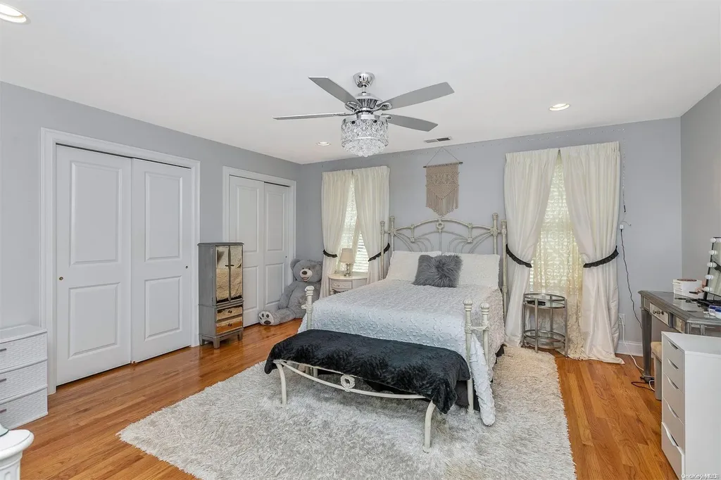 15 Eckernkamp Drive Smithtown NY 11787