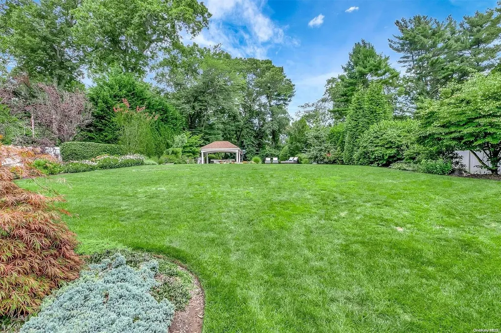 15 Eckernkamp Drive Smithtown NY 11787