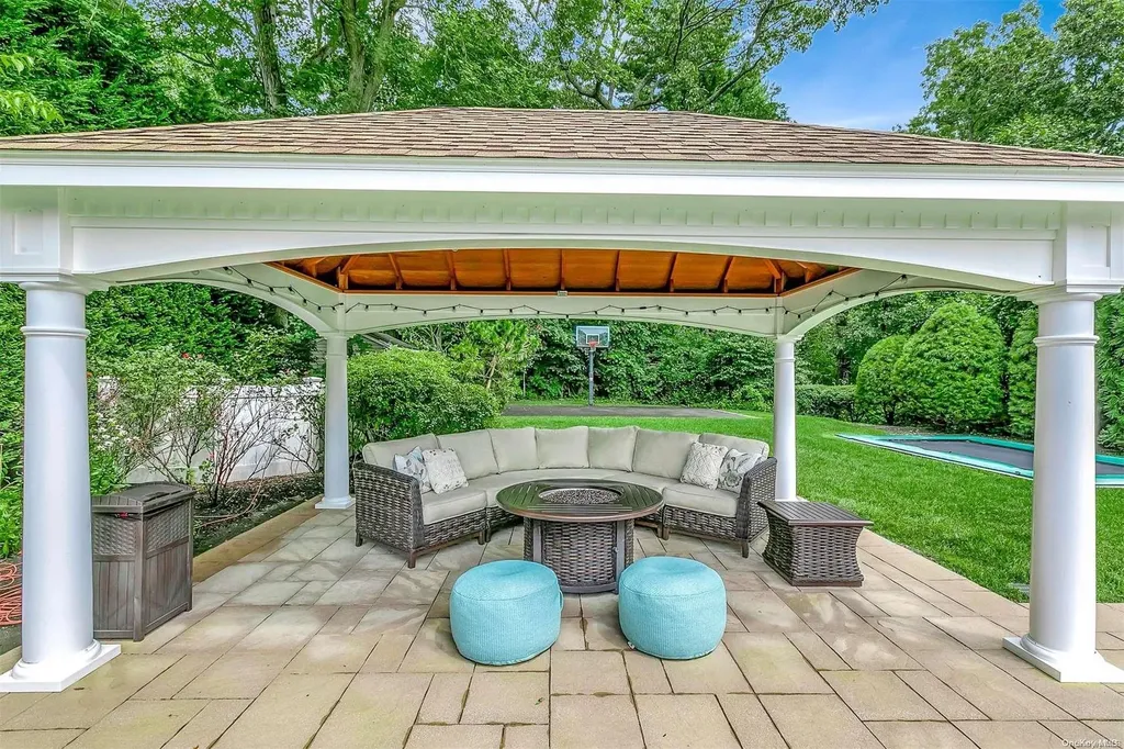 15 Eckernkamp Drive Smithtown NY 11787