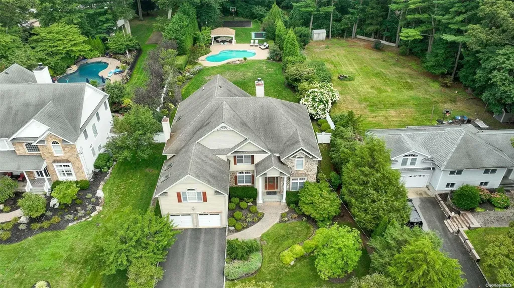 15 Eckernkamp Drive Smithtown NY 11787