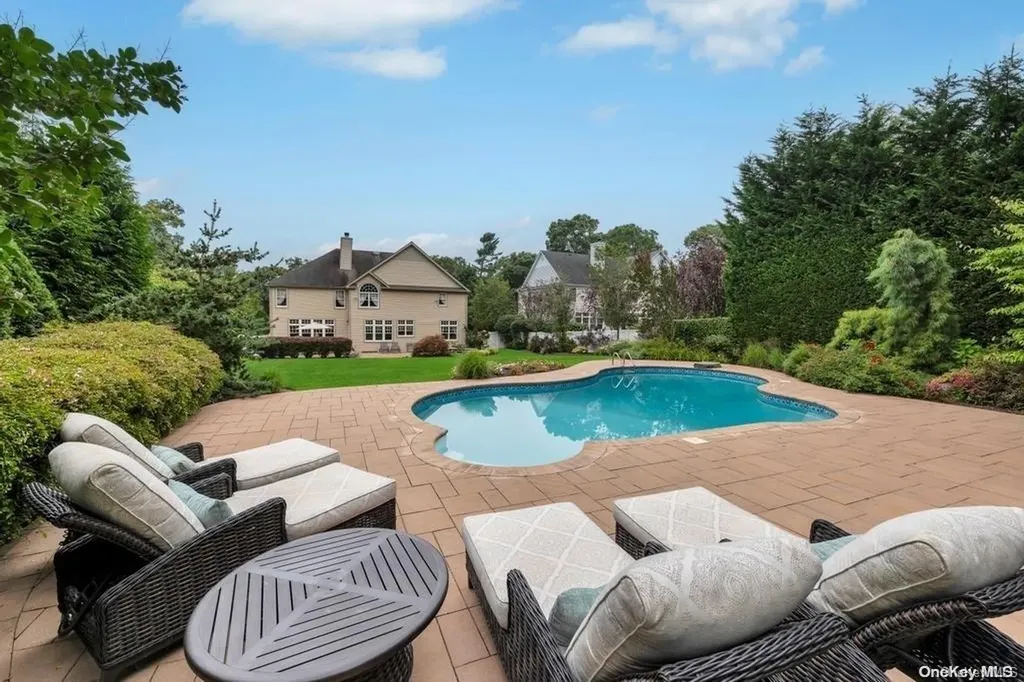 15 Eckernkamp Drive Smithtown NY 11787