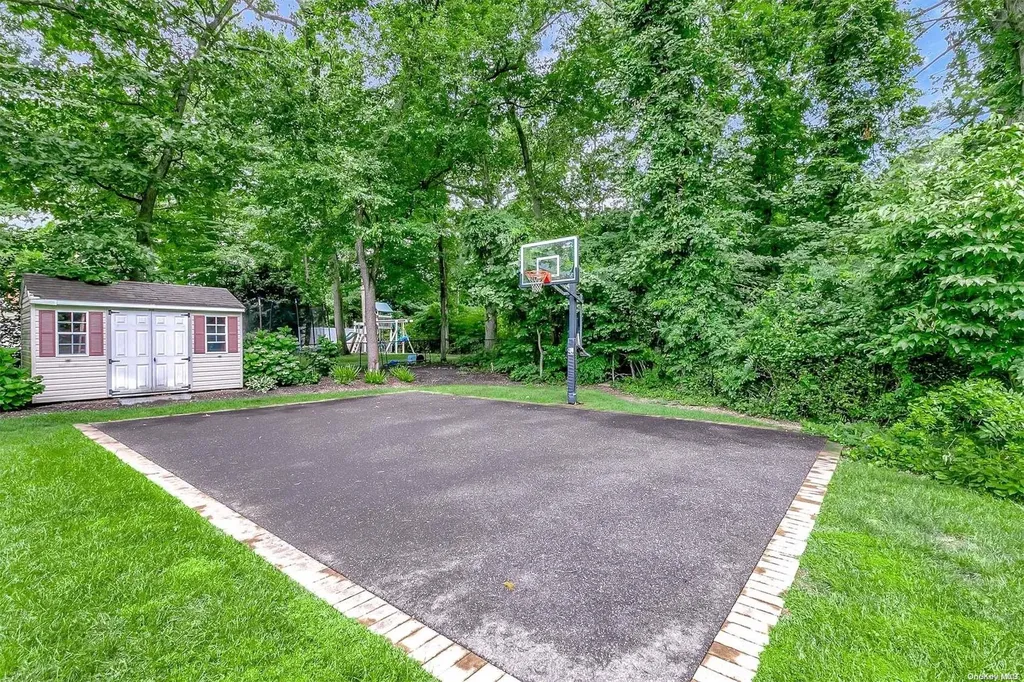 15 Eckernkamp Drive Smithtown NY 11787