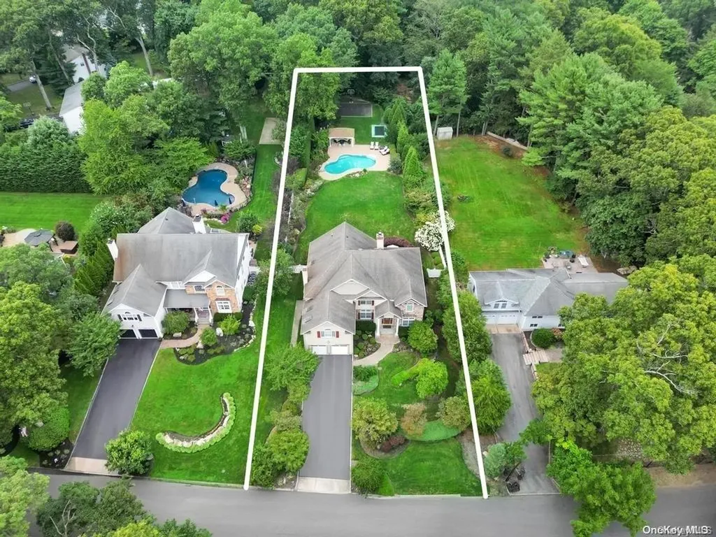 15 Eckernkamp Drive Smithtown NY 11787