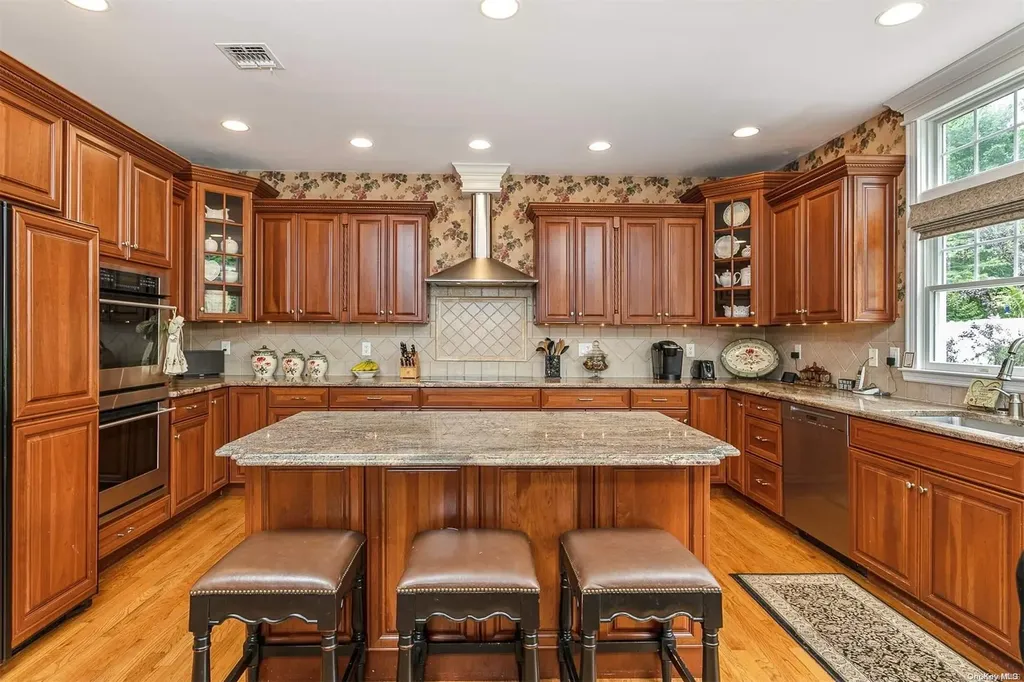 15 Eckernkamp Drive Smithtown NY 11787