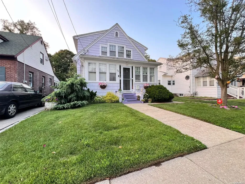 73 Lexington Avenue Malverne NY 11565