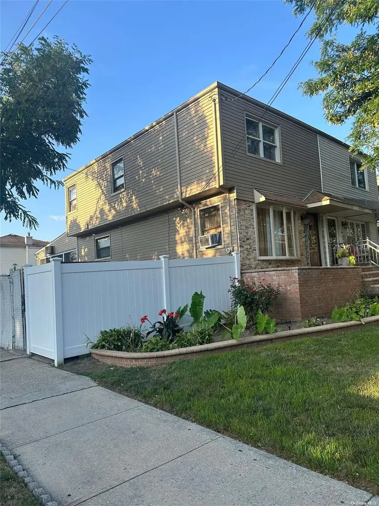 253-01 148th Avenue Rosedale NY 11422