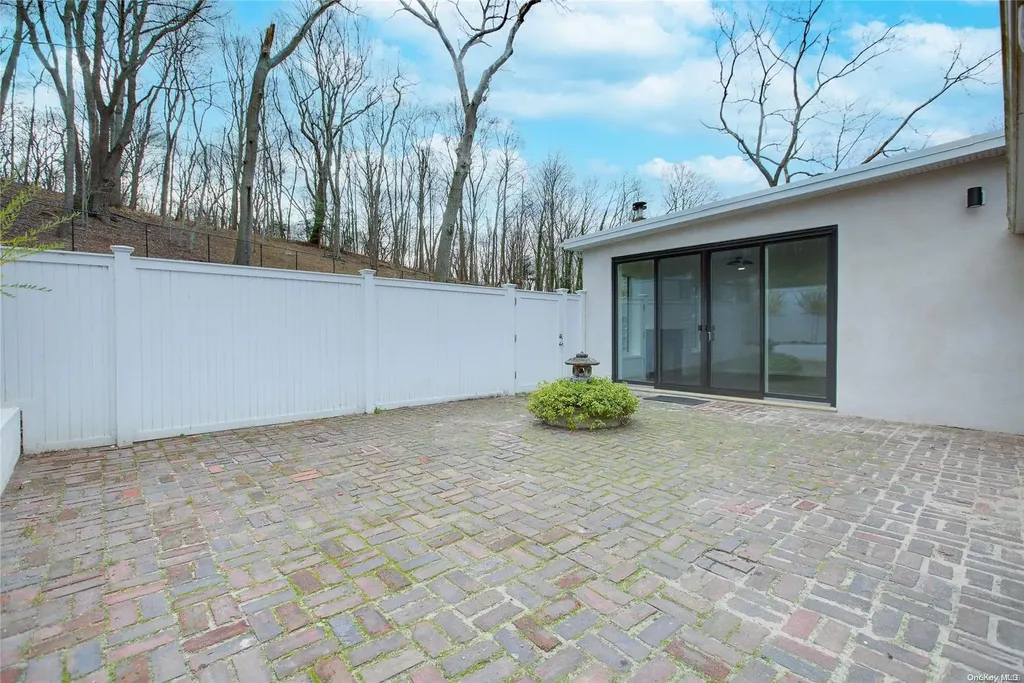 80 Hollow Road Stony Brook NY 11790