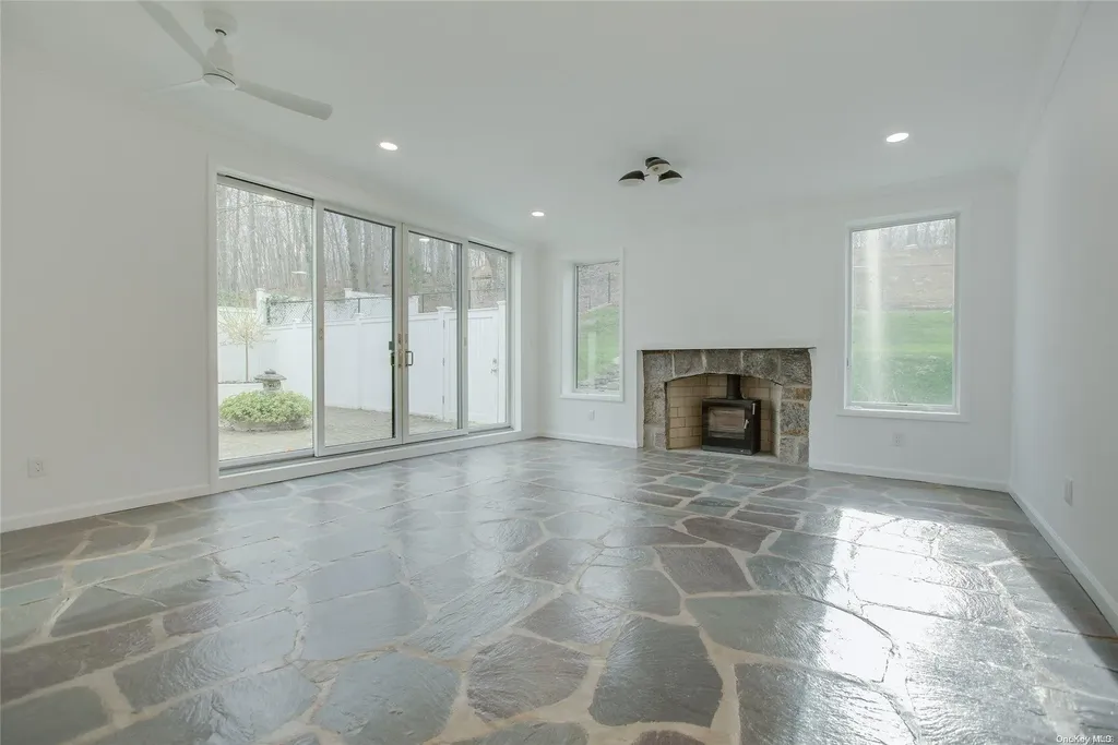 80 Hollow Road Stony Brook NY 11790