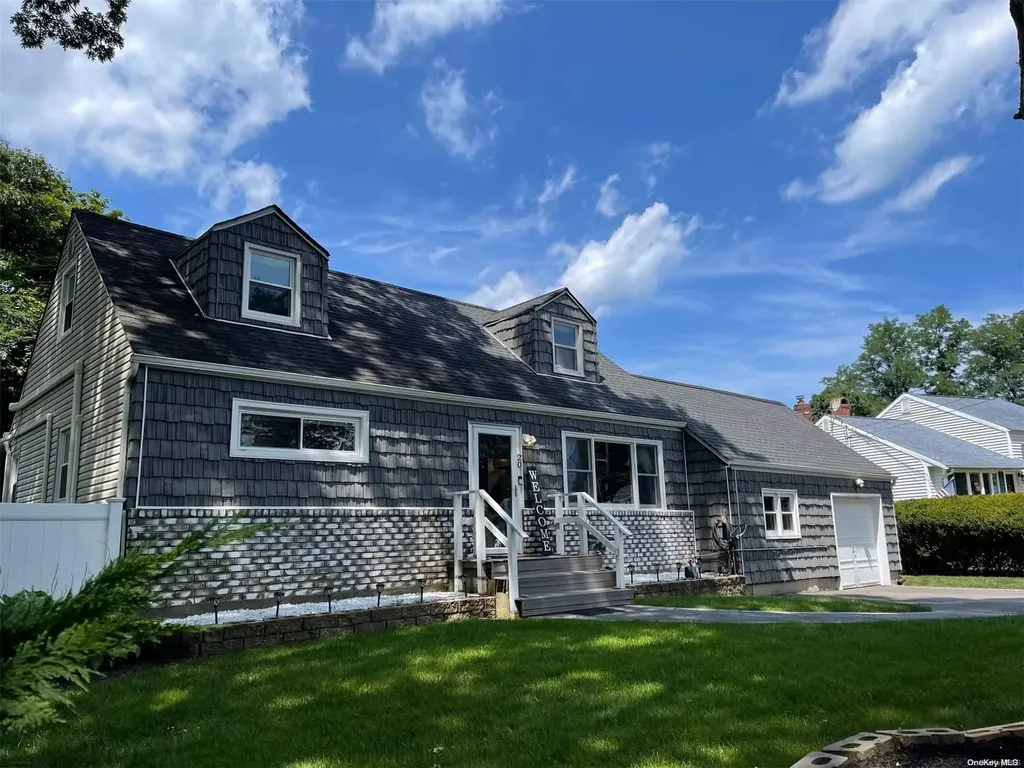 20 Bruce Lane Kings Park NY 11754