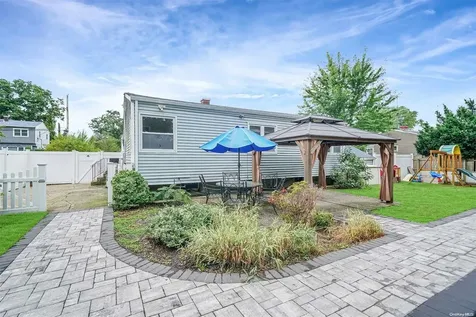 22 Norwalk Lane Selden NY 11784
