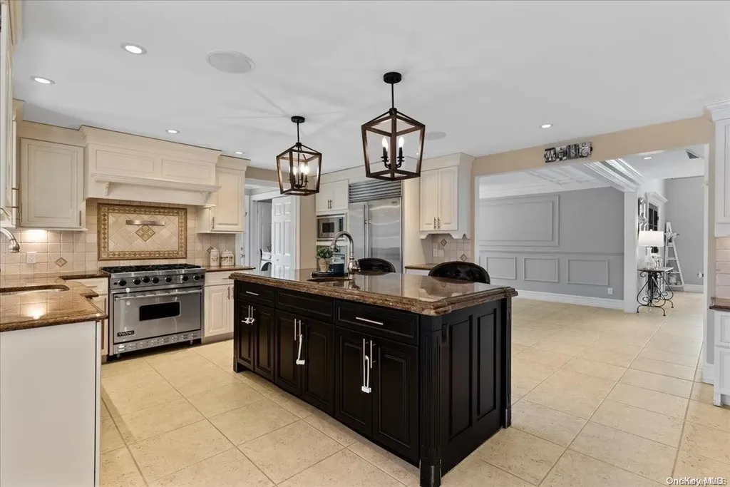 2 Susan Lane Dix Hills NY 11746