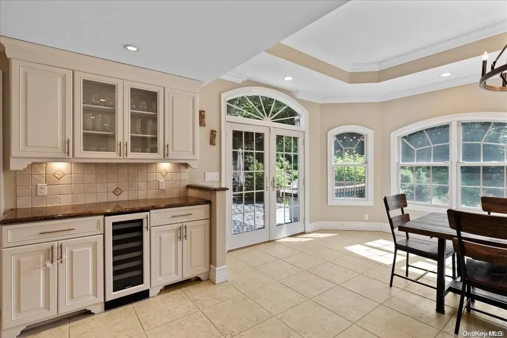 2 Susan Lane Dix Hills NY 11746