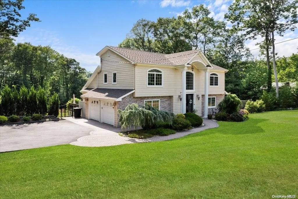 2 Susan Lane Dix Hills NY 11746