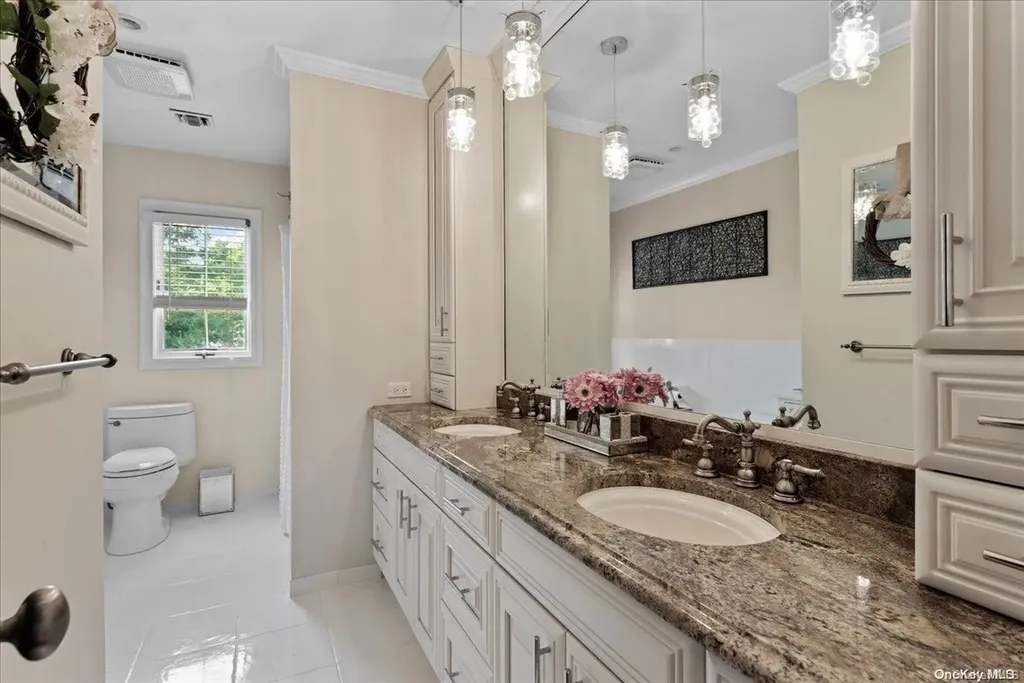 2 Susan Lane Dix Hills NY 11746