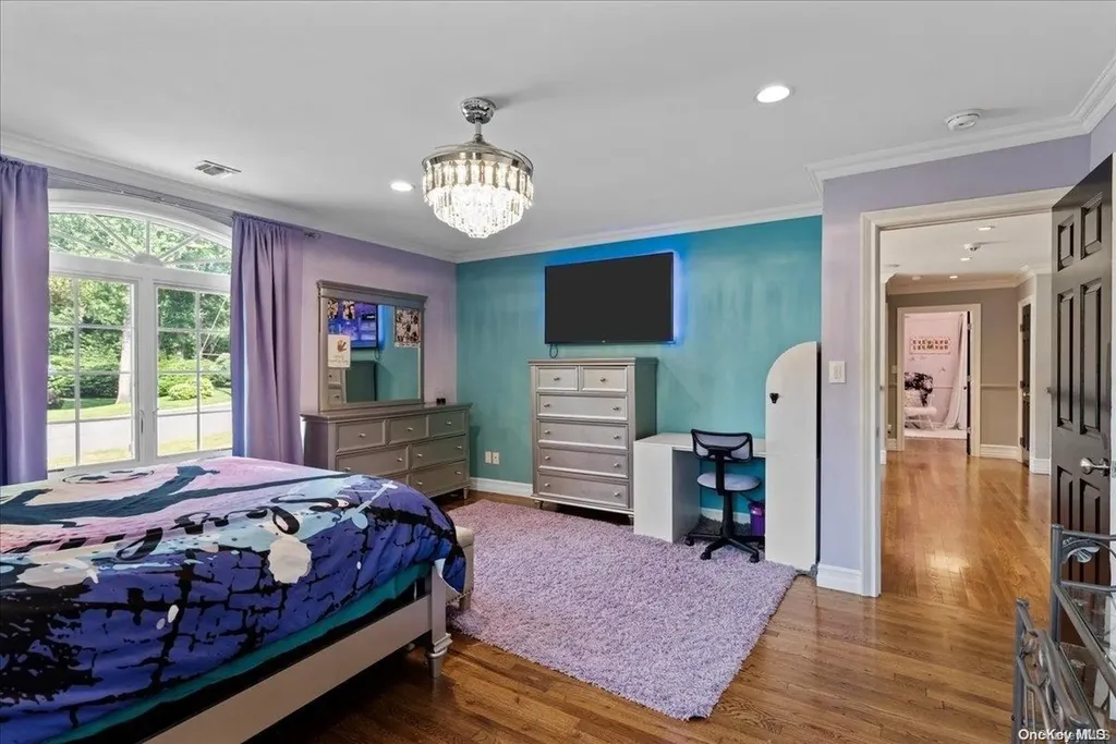 2 Susan Lane Dix Hills NY 11746