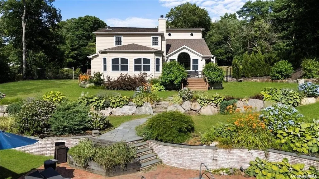 2 Susan Lane Dix Hills NY 11746