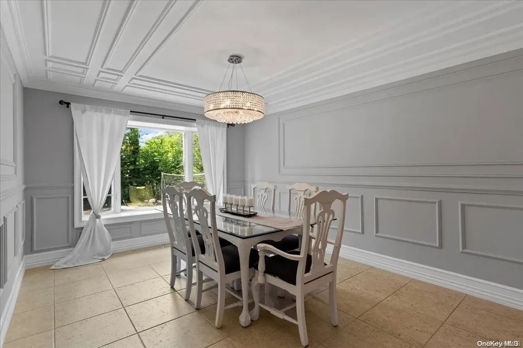 2 Susan Lane Dix Hills NY 11746